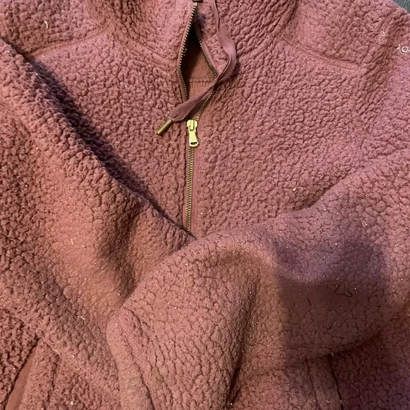 Old Navy Women's Burgundy Fleece Jacket - Image 2