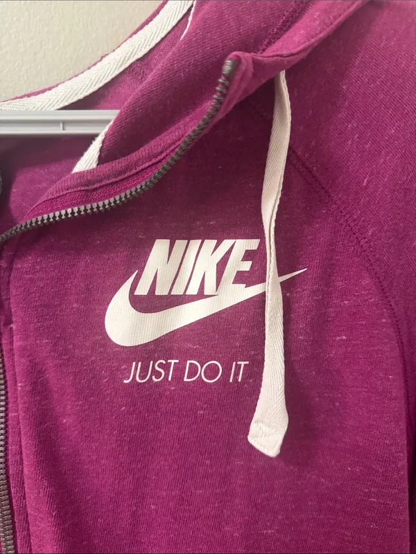 Nike lightweight zip up athletic hoodie in berry color M - Image 5