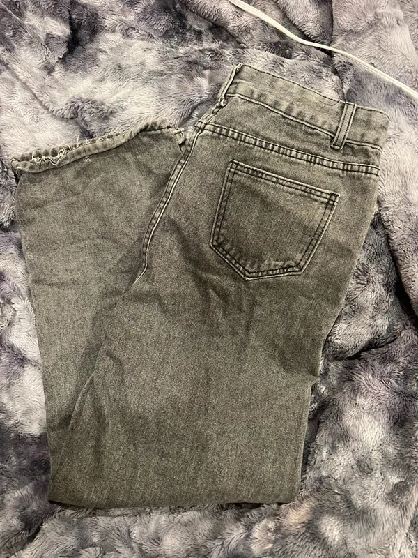 High-Rise Gray Wide-Leg Jeans with Heart Cutouts - Image 2