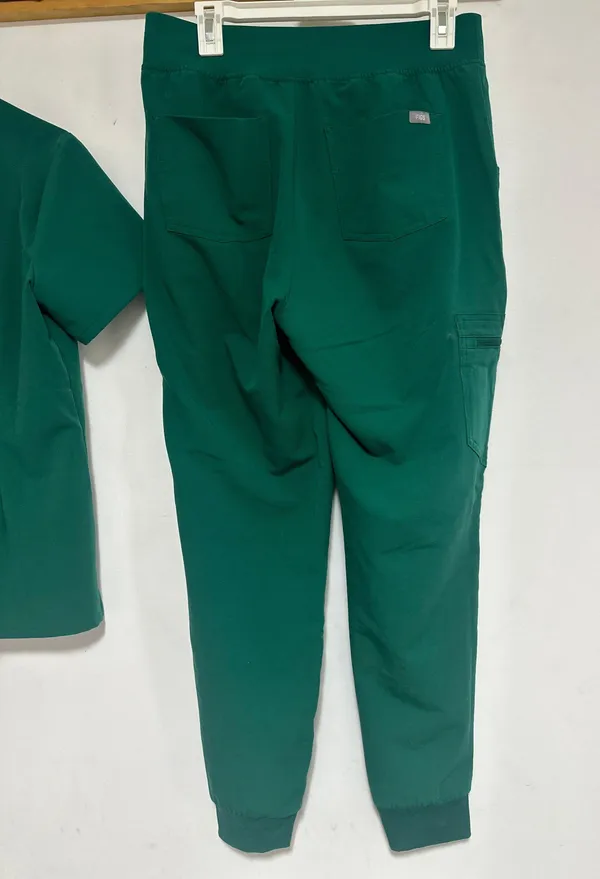 FIGS Scrubs Set - Image 5