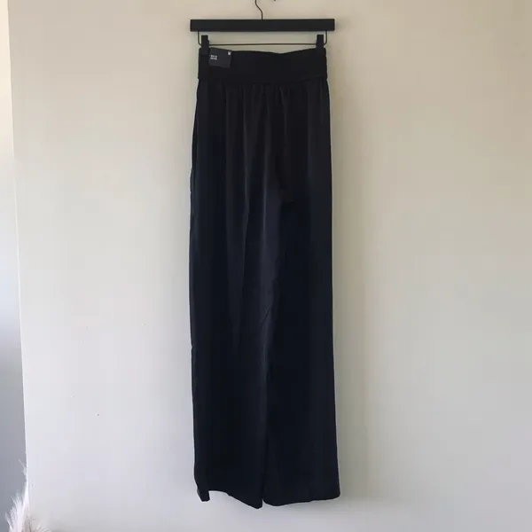 Express Satin High Rise Wide Leg Pant Ruffle Crop Tank Set, NWT, Medium, Black - Image 5