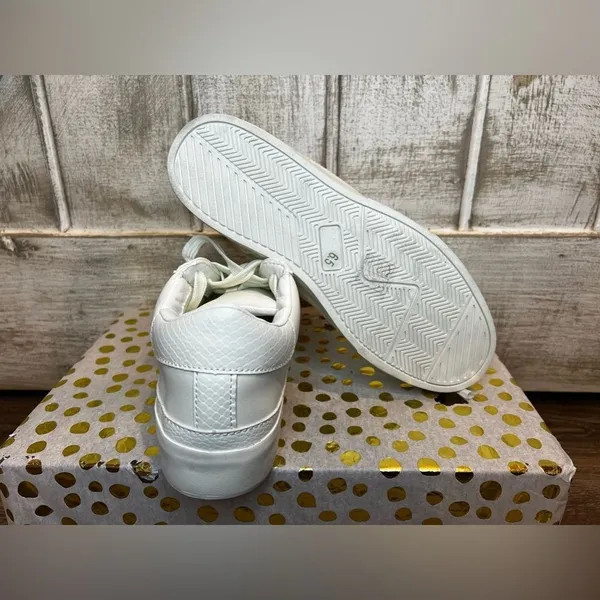 Nicole Miller White‎ Sneaker's Size 6.5 New - Image 6