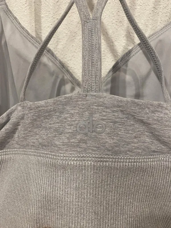 Alo Yoga Lavish Sports Bra Womens Medium Gray Strappy Crossback Longline Yoga - Image 4