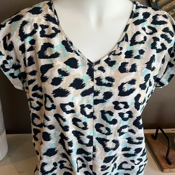 JUICY COUTURE Leopard Print Top Size Medium - Image 3
