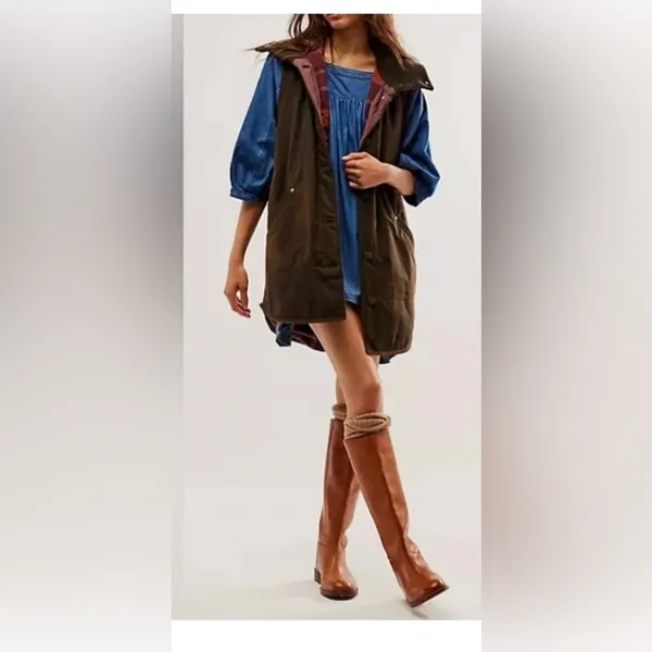 Free People Memories of You Chambray Top in the color Blue Ribbon Oversized XS - Image 2