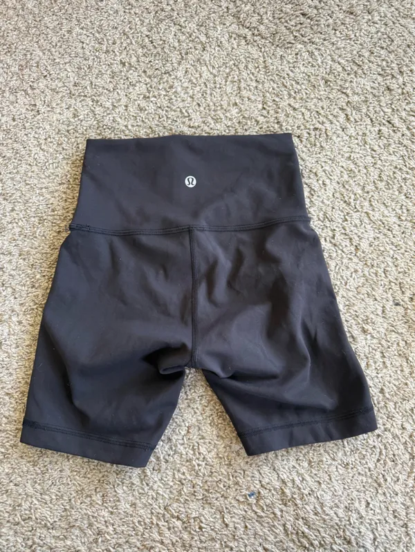 Lululemon Wunder Train High-Rise Short 6"
Black - Image 3