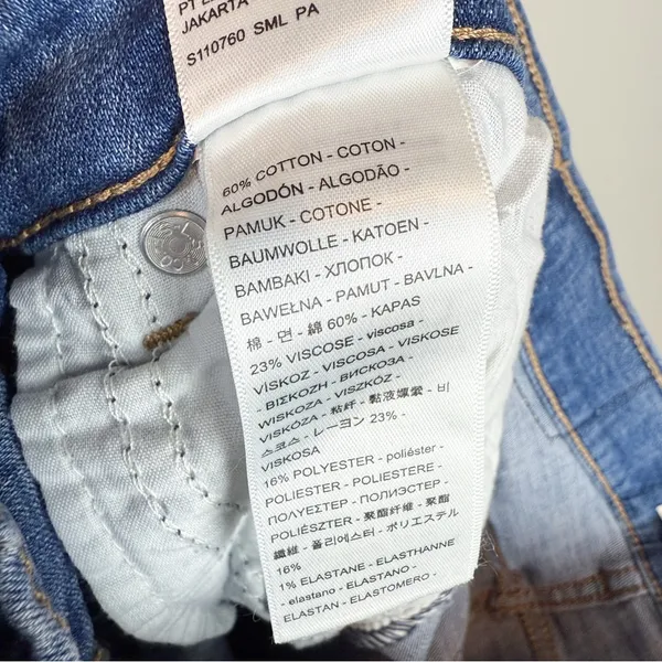Levi’s Classic Straight Medium Wash Jeans Size 27‎ - Image 10