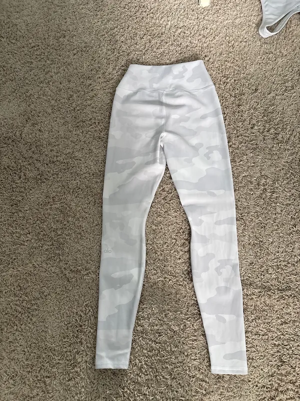 Alo Yoga Set - Image 4