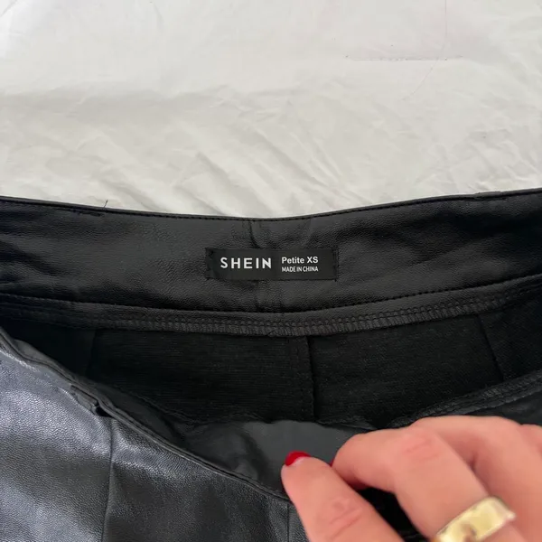 SHEIN Petite faux leather cuffed shorts // never worn // XS PETITE - Image 3