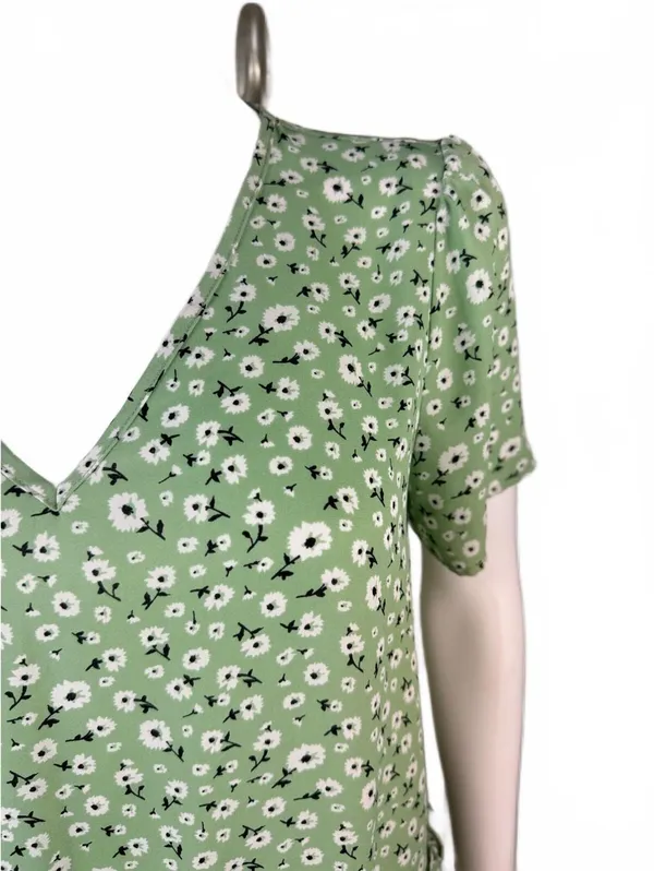 Beautiful Women’s Top Size M Green Size M - Image 5