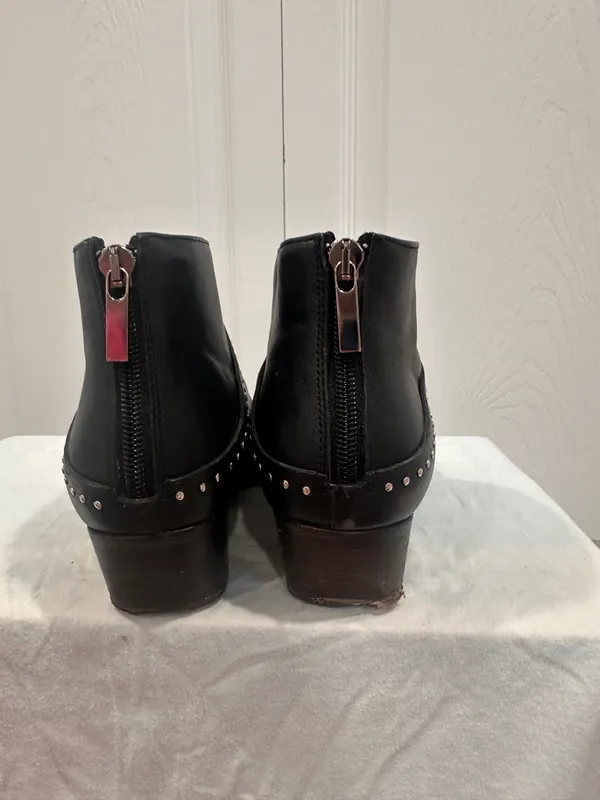 Thursday Boot Co. Downtown Black Studded Leather Ankle Booties Size 8.5 - Image 4