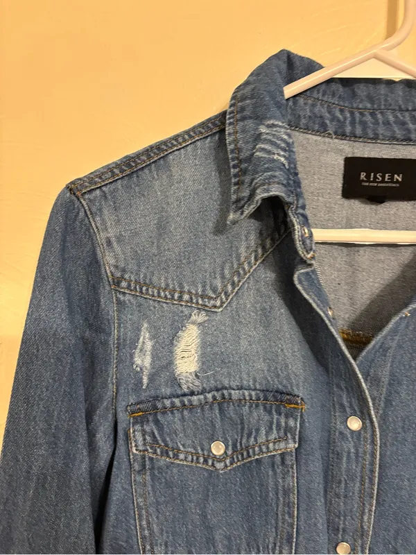 Risen Denim Shirt Women M Distressed Raw Fringe Hem Western Button Up - Image 7