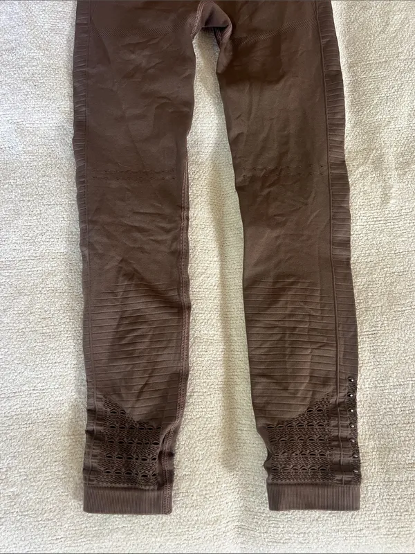Gymshark Brown/Mauve Seamless High-Waist Leggings with Laser-Cut Panels - Image 8