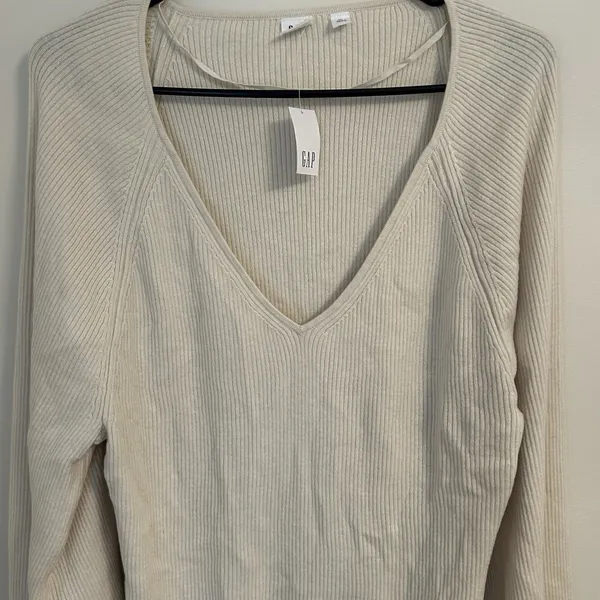 NWT Gap Ribbed V-Neck Pullover Sweater Soft Knit Blend Volume Sleeves XL‎ Cream - Image 3