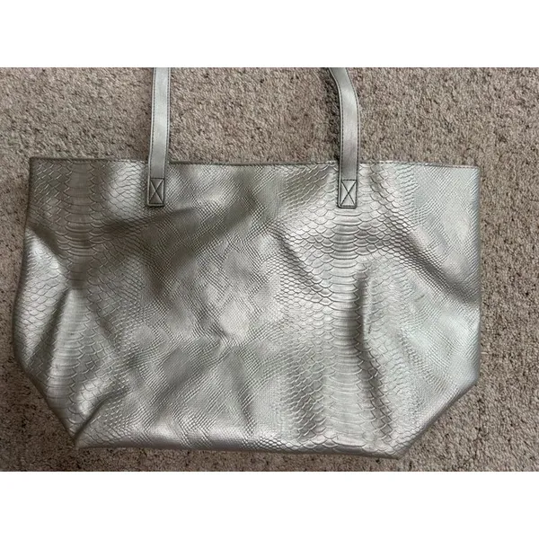 Bath & Body Works Silver Snakeskin Tote Bag Zipper Metallic Faux Leather Purse - Image 10