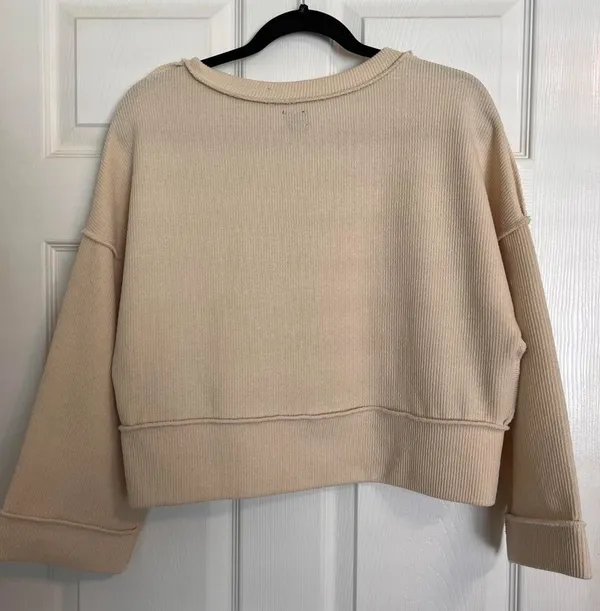 Urban Outfitters Beige Boxy V-Neck - Image 4