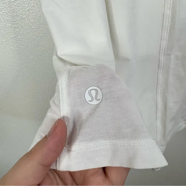 Lululemon White‎ Muscle Tank Size 12 - Image 4