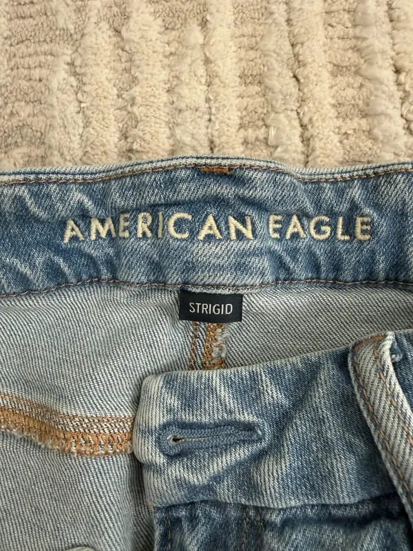 American Eagle Mom Jeans - Image 3