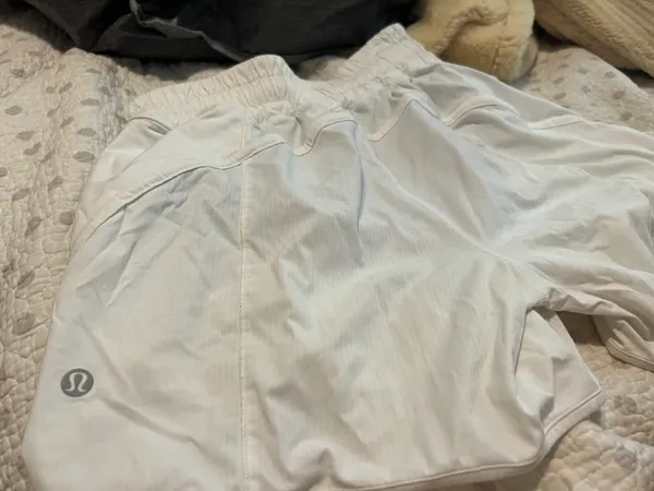 Lululemon 4” Shorts - Image 4