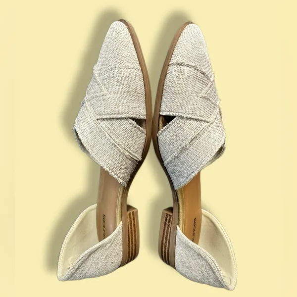 Maurice’s Shelby D’Orsay Flats Sz 7 Oatmeal Beige Tan Color Closed Almond Toe - Image 3