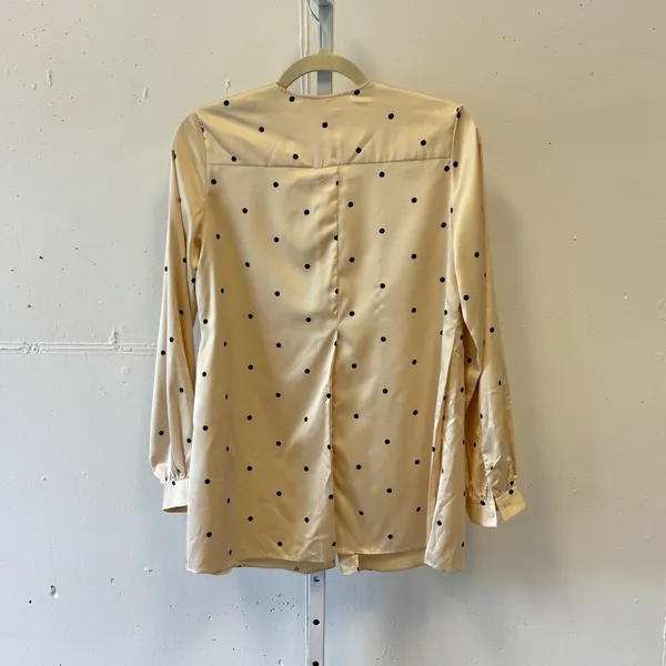 CAARA Polka Dot Satin Long Sleeve Blouse Cream Black Size Small Tunic Side Slit - Image 2