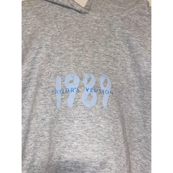 Unisex Gray Taylor Swift 1989 Taylor's Version Hoodie Sweatshirt Size‎ Medium - Image 3