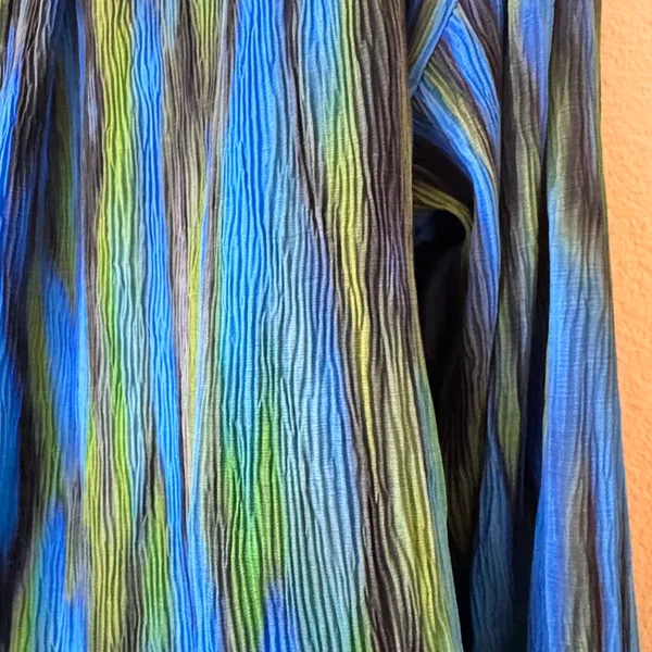 Vibrant Blue and Green Long Shirt Size M - Image 10