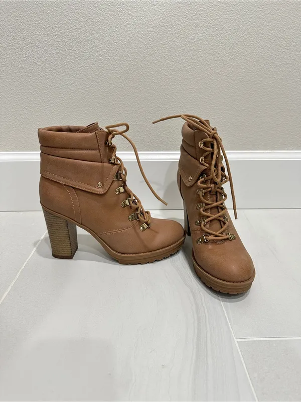 GUESS Brown Lace-Up Heeled Ankle Boots Genja - Image 3
