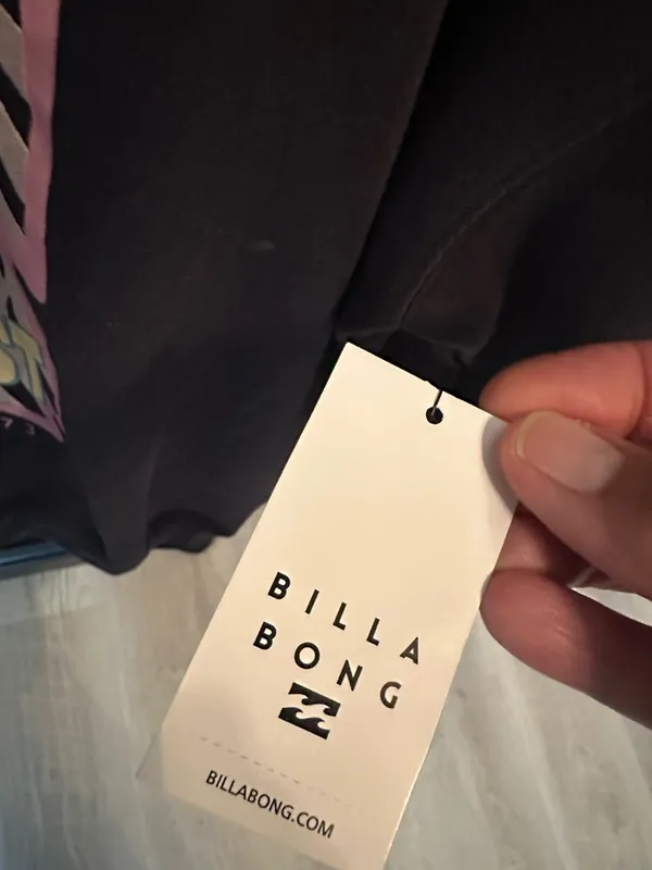 Billabong crewneck sweatshirt, size large - Image 3