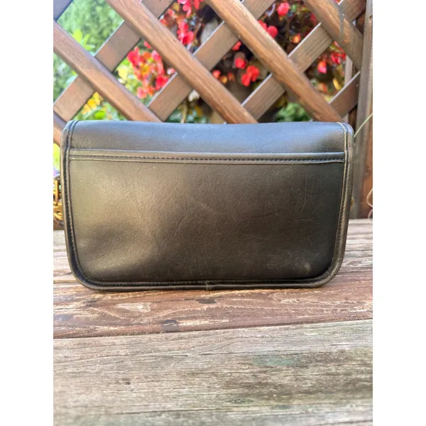 Vintage Coach Pocket Purse Black Leather Crossbody Bag 9755 Brass Turnlock - Image 4