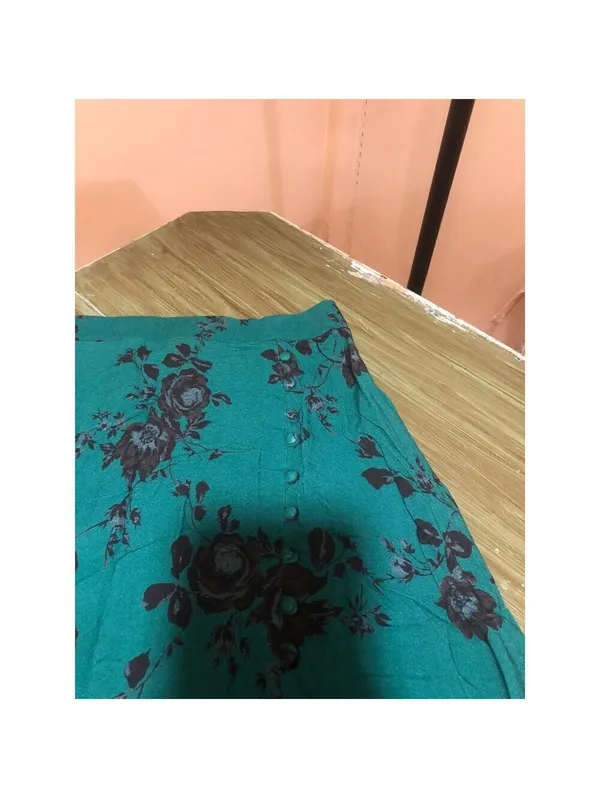 Band of Gypsies NWT Etta Emerald Floral Midi Skirt Size M - Image 3
