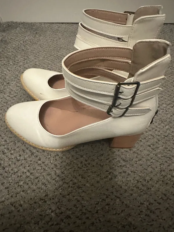 White Dress Shoes Size 9 - Image 2