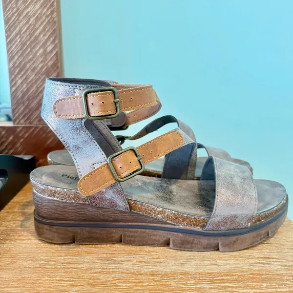 EUC Pierre Dumas Lisle Platform Strappy Sandals 8 Comfy 2.5” - Image 8