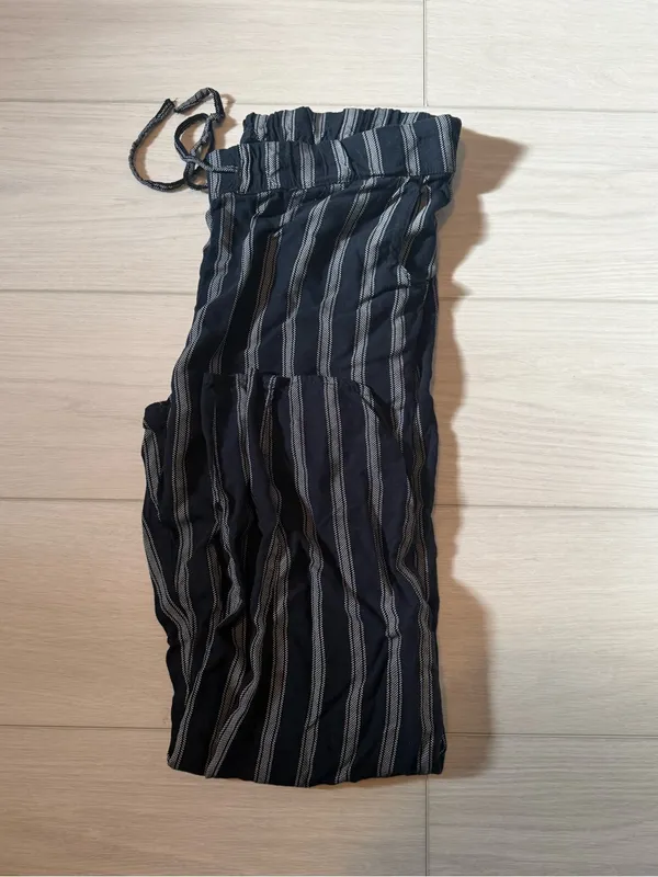 American Eagle Outfitters Black and White Vertical-Stripe Pants - Image 3