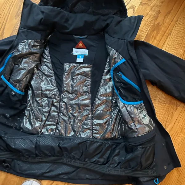 Columbia Black Insulated waterproof Ski Jacket - Image 7