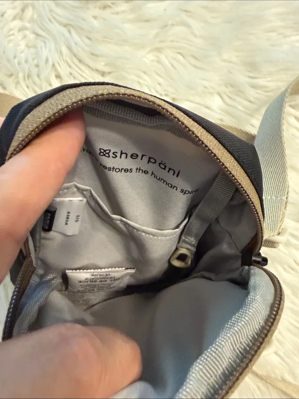 Sherpani Beige and Black Compact Crossbody Pouch brand new - Image 4