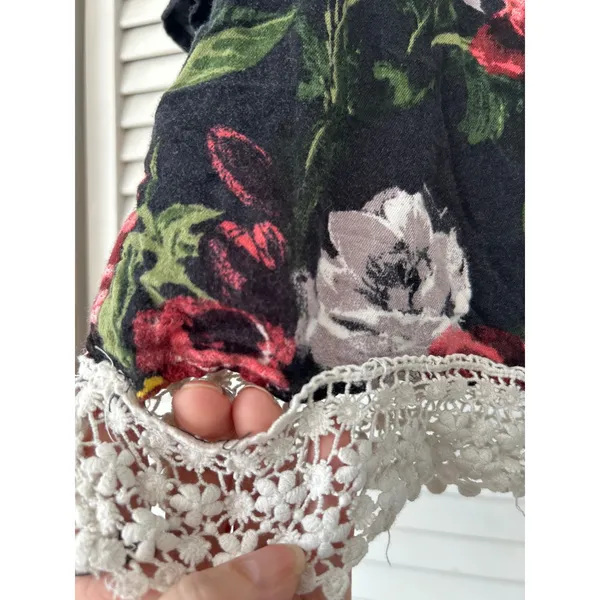 Abercrombie & Fitch Black Floral Lace Trim Crop‎ Top Short Sleeve Womens S *hole - Image 4