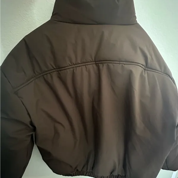 PrettyLittleThing Espresso High Neck Cropped Puffer Jacket - Image 6