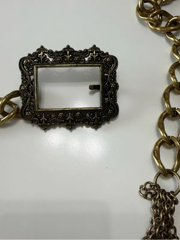 Chunky Goldtone Chain Belt - Women's Fashion Accessory - Image 3