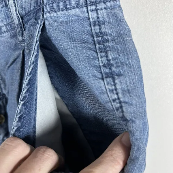 American Eagle Women's Chambray Pleated Paperbag Button‎ Fly Shorts Size 6 - Image 4