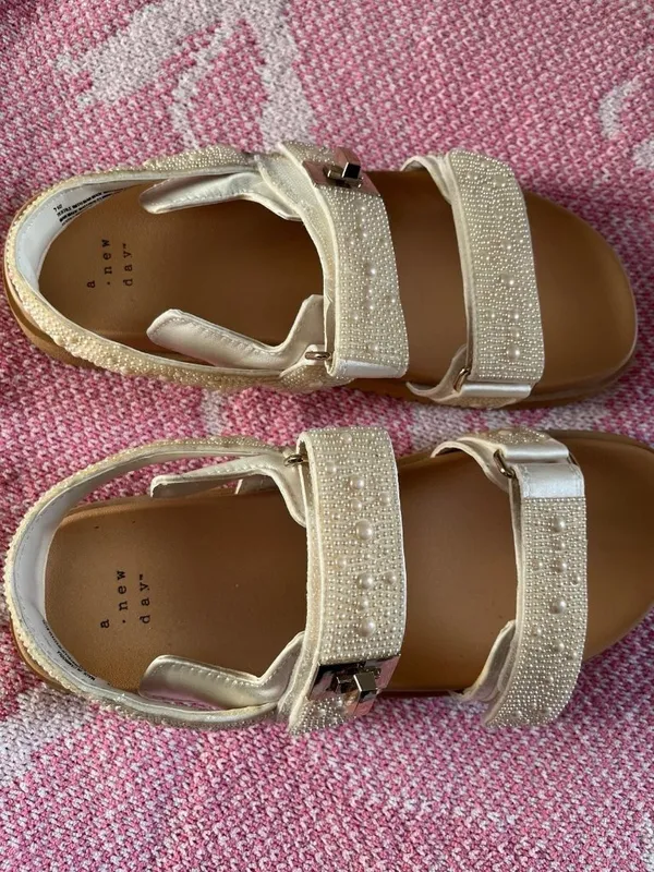 A New Day Women's Beige White Pearl Beaded Flat Synthetic Sandals Size 7.5 - Image 4