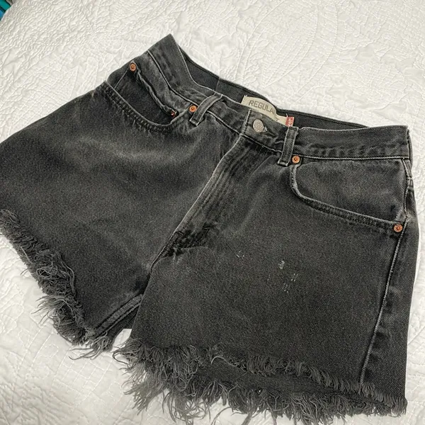 Distressed Black Levis Shorts - Image 4
