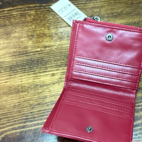 No‎ Boundaries Red Shoulder Bag And Matching Wallet - Image 5