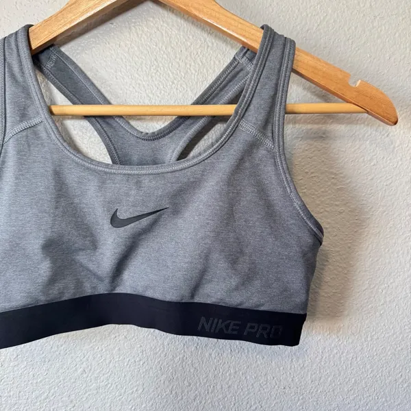 Nike‎ Pro Dri-Fit Medium Gray Racerback Sports Bra Size Small - Image 4