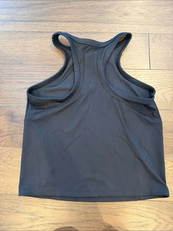 all in motion Black High-Neck Crop Tank Size Medium - P25 - Image 4