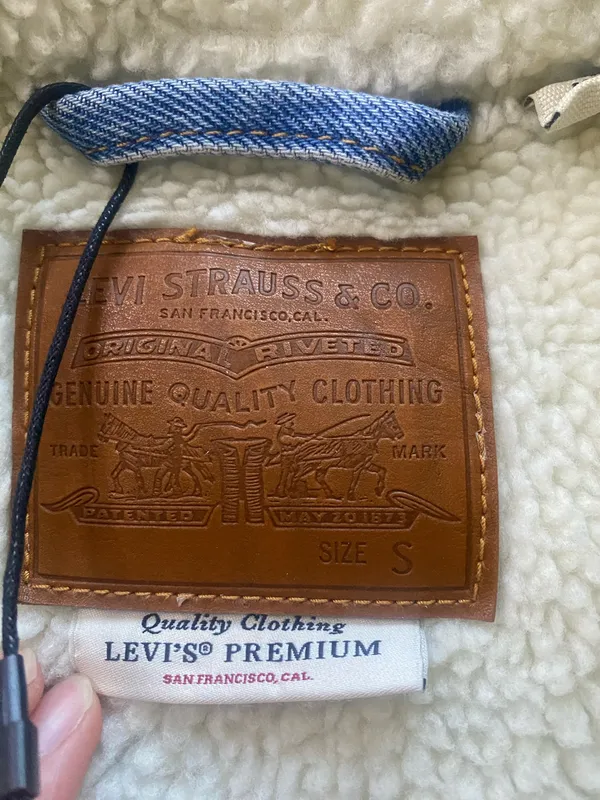 Levi’s Waterless Ex Boyfriend Trucker Denim Jacket Sherpa S NEW - Image 3