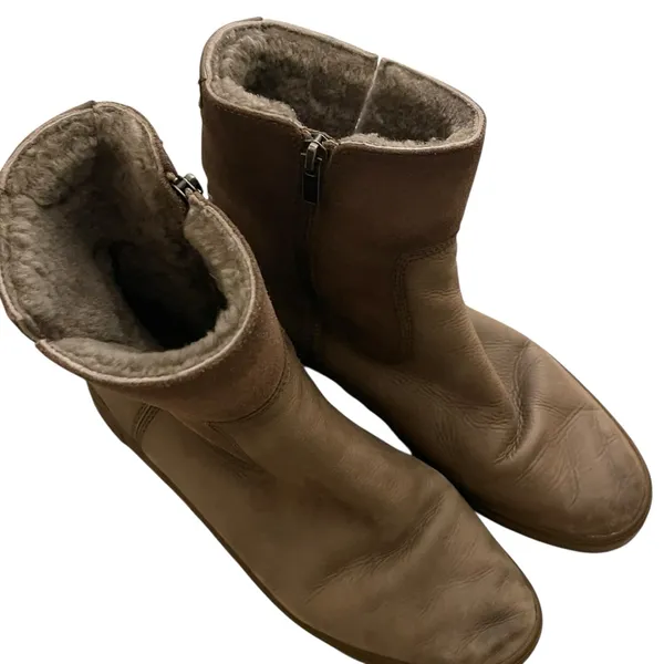 Frye Women's Gemma Short Shearling Winter Boots - Image 5