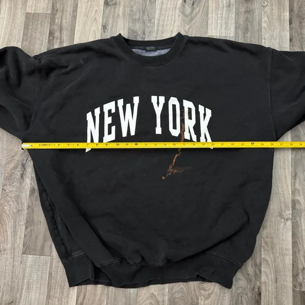 Brandy Melville John Galt faded black New York Sweatshirt - Image 3