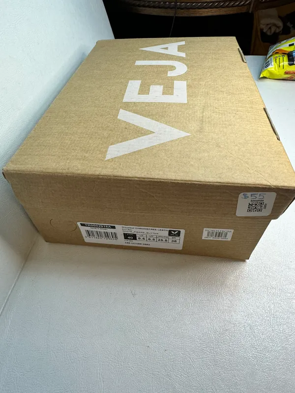 VEJA Minotaur Chromefree Leather sneakers white butter casual classic comfy - Image 9