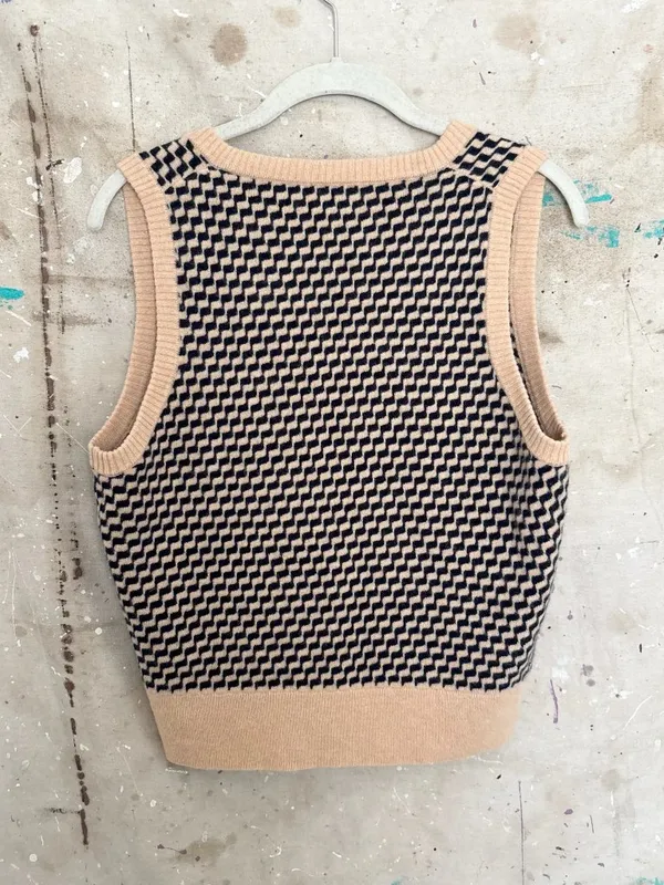 J Crew Cashmere Jacquard V-Neck Sweater Vest - Image 6